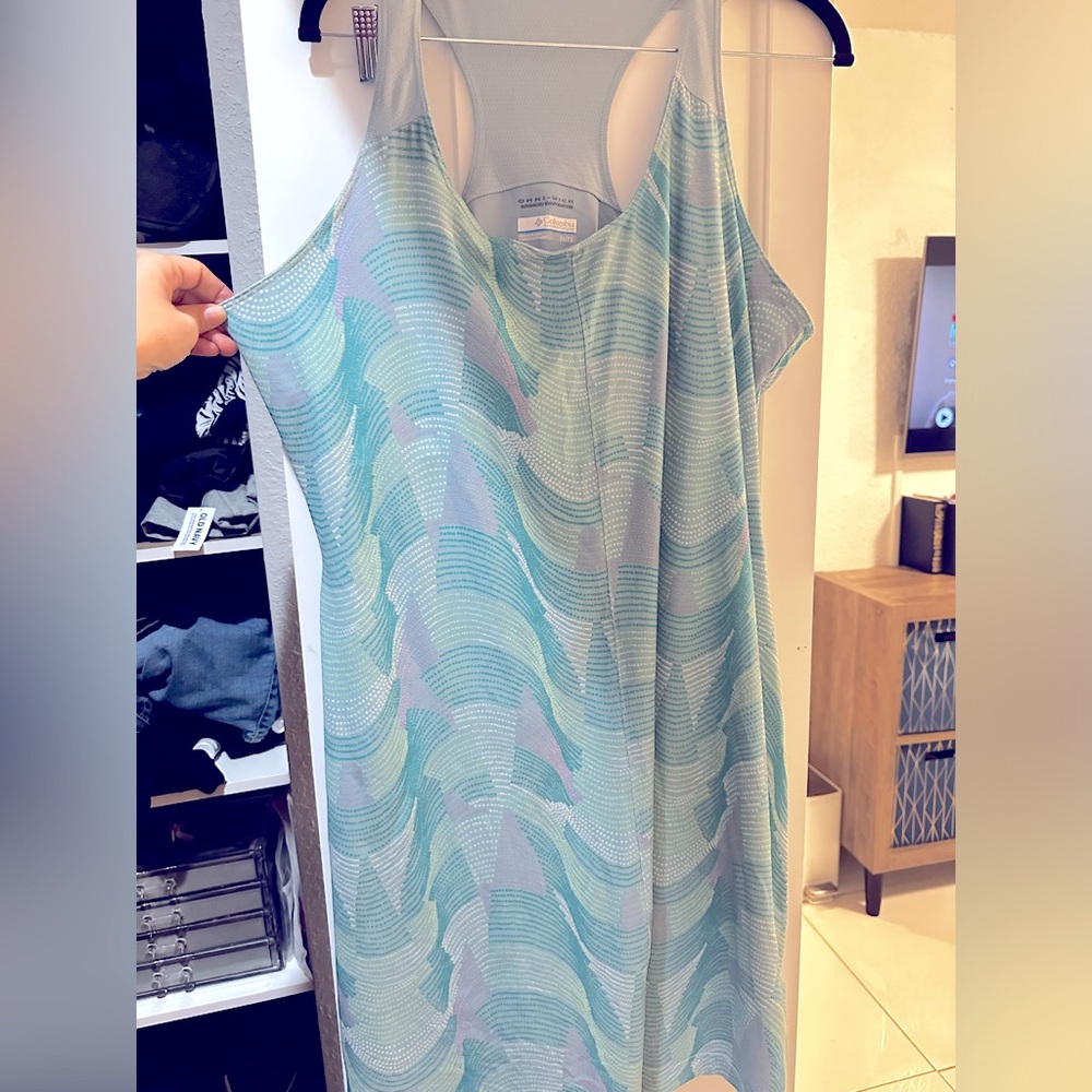 EUC Columbia Dresses Columbia Prima Agua Dress Stretch Shelf Bra Teal/White XL